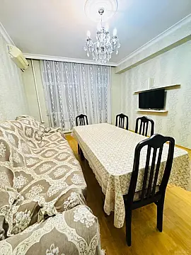 Kirayə verilir 2 otaqlı mənzil 90 m²