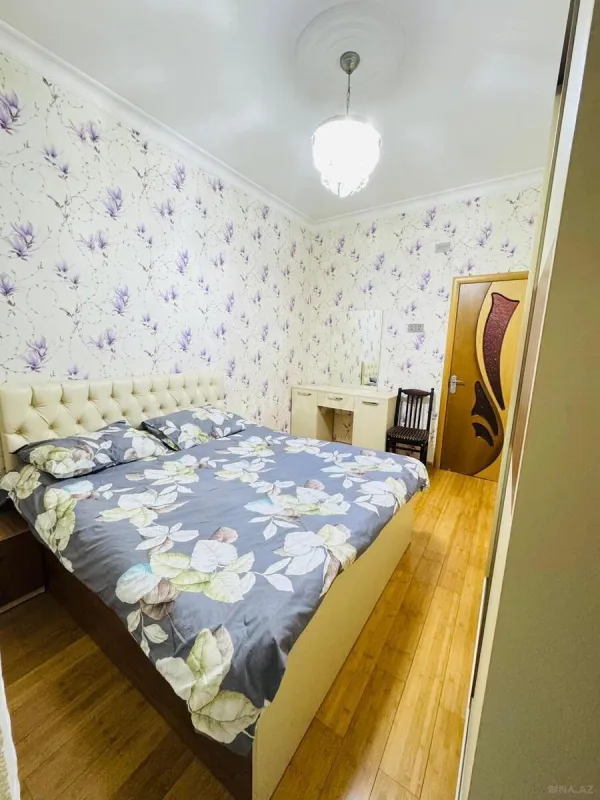 Kirayə verilir 2 otaqlı mənzil 90 m²