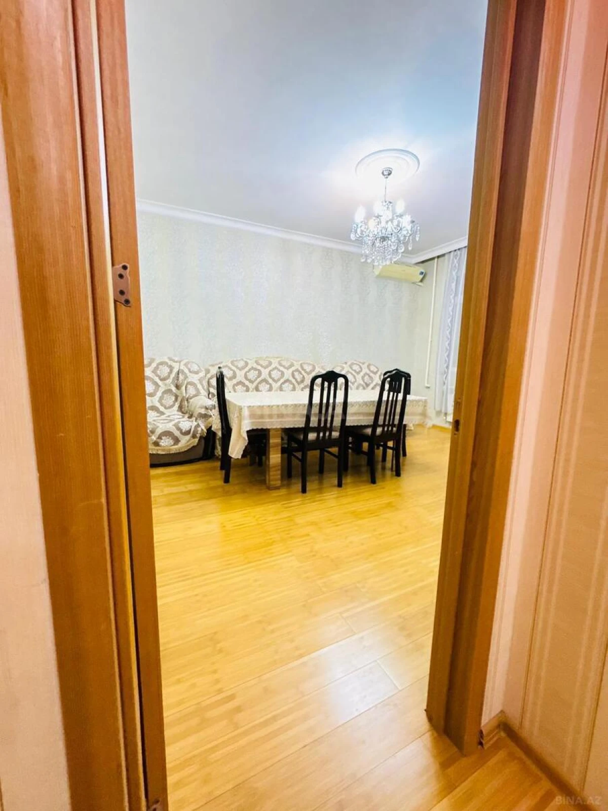 Kirayə verilir 2 otaqlı mənzil 90 m²