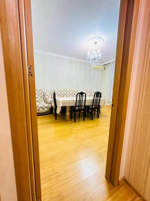 Kirayə verilir 2 otaqlı mənzil 90 m²