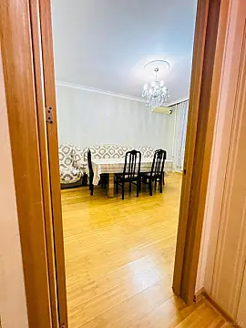 Kirayə verilir 2 otaqlı mənzil 90 m²