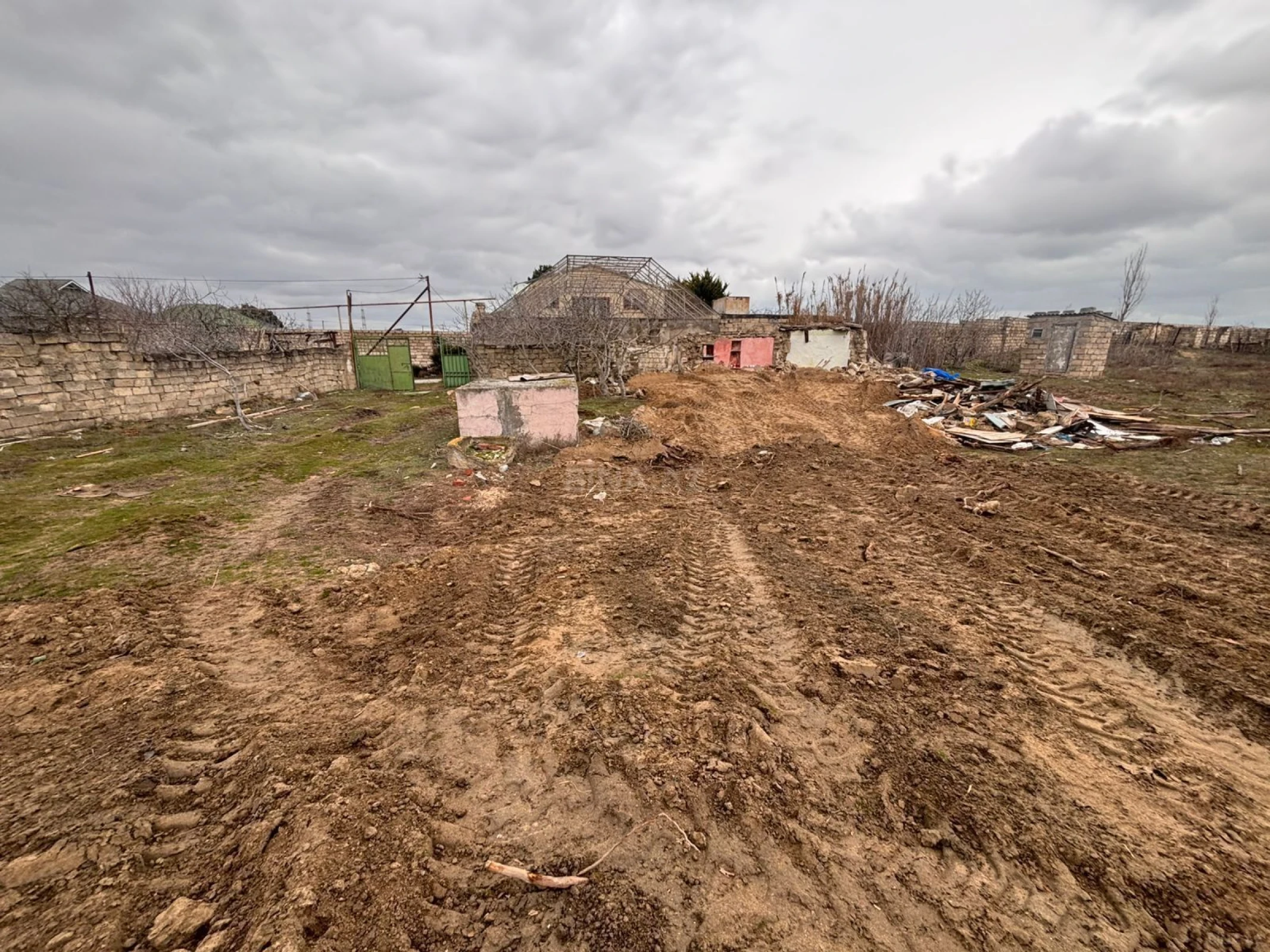 Satılır torpaq sahəsi 24 m²