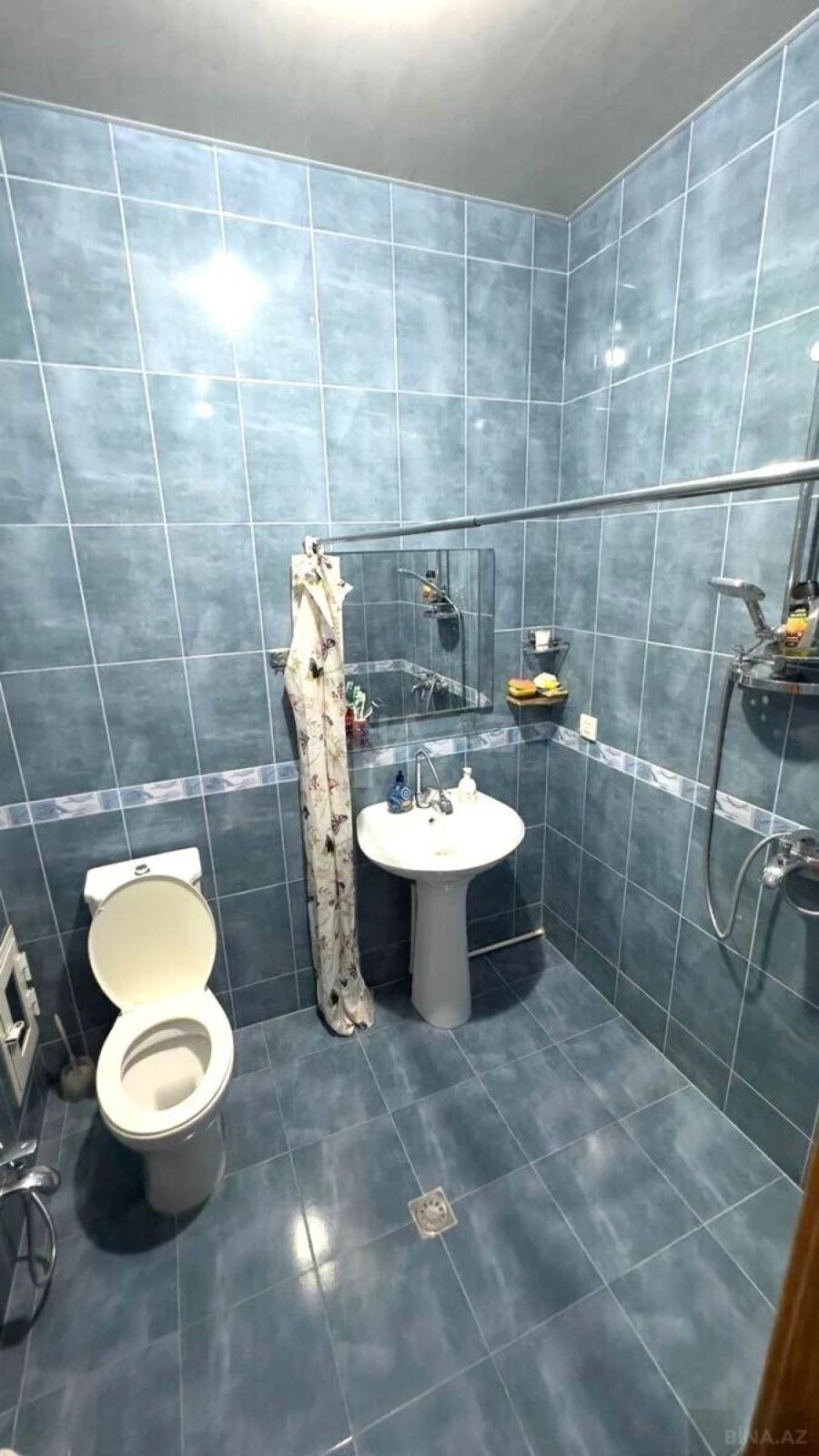 Satılır 4 otaqlı mənzil 140 m²
