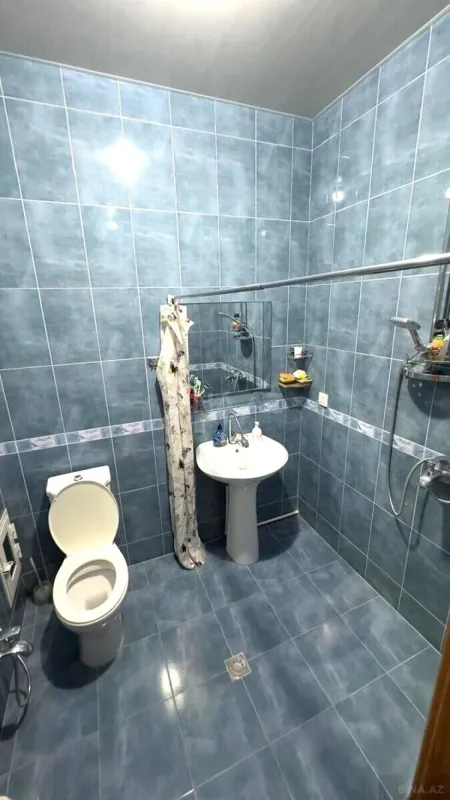 Satılır 4 otaqlı mənzil 140 m²