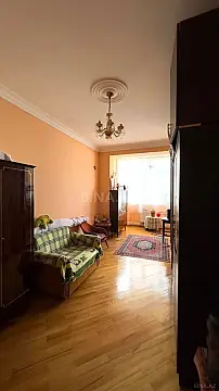 Satılır 4 otaqlı mənzil 140 m²