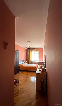 Satılır 4 otaqlı mənzil 140 m²