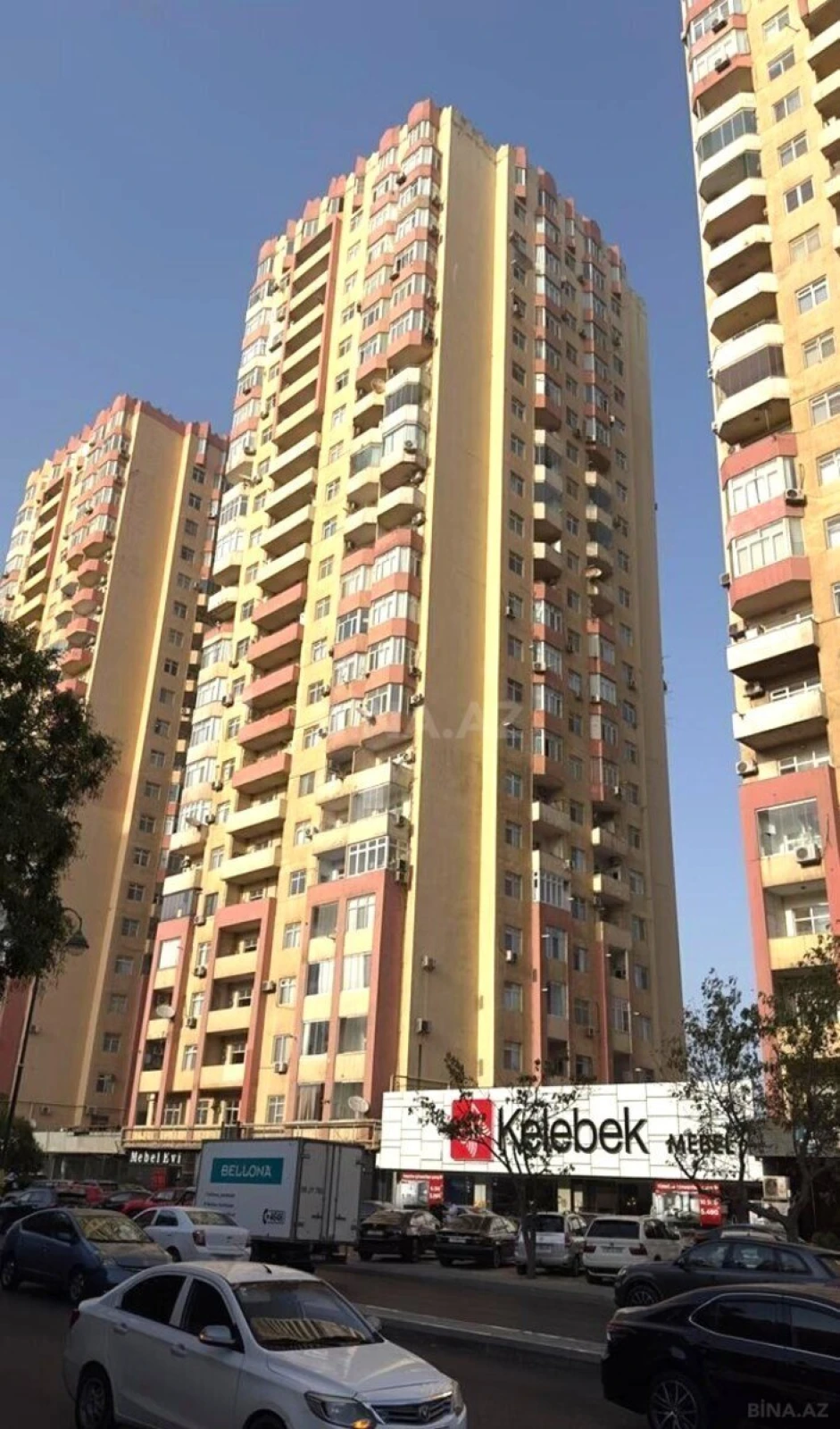 Satılır 4 otaqlı mənzil 140 m²