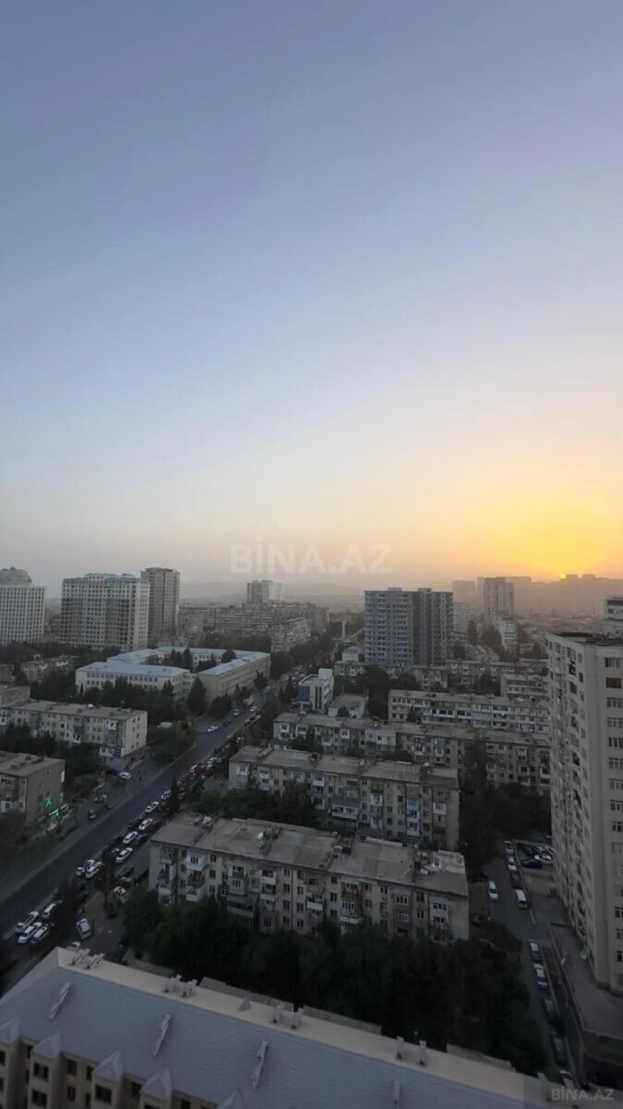 Satılır 4 otaqlı mənzil 140 m²