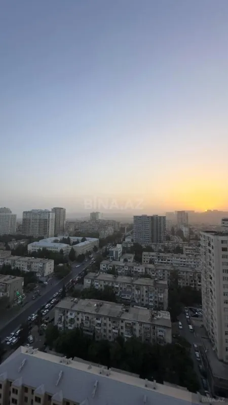 Satılır 4 otaqlı mənzil 140 m²