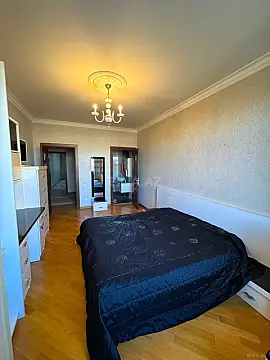 Satılır 4 otaqlı mənzil 175 m²