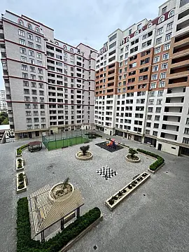 Satılır 3 otaqlı mənzil 125 m²