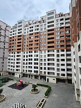 Satılır 3 otaqlı mənzil 125 m²