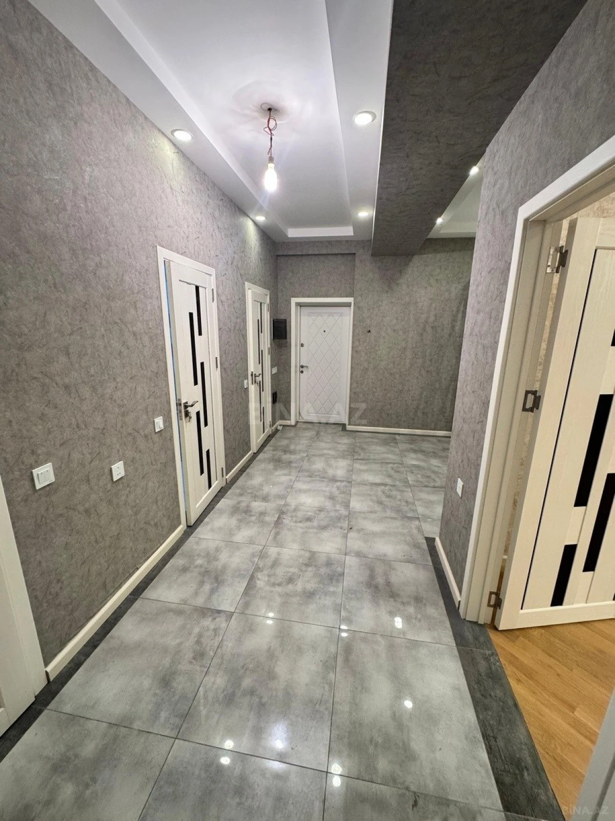 Satılır 3 otaqlı mənzil 125 m²
