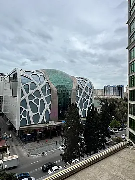 Satılır 3 otaqlı mənzil 125 m²