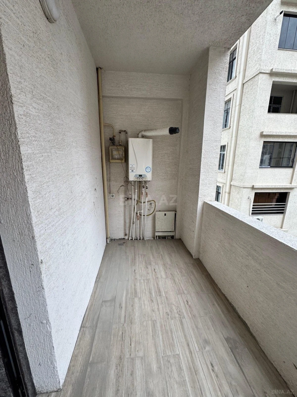 Satılır 3 otaqlı mənzil 125 m²