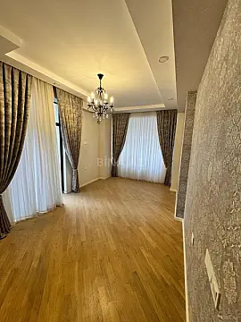 Satılır 3 otaqlı mənzil 125 m²