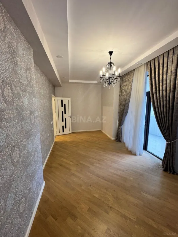 Satılır 3 otaqlı mənzil 125 m²