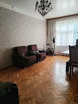 Satılır 4 otaqlı mənzil 100 m²