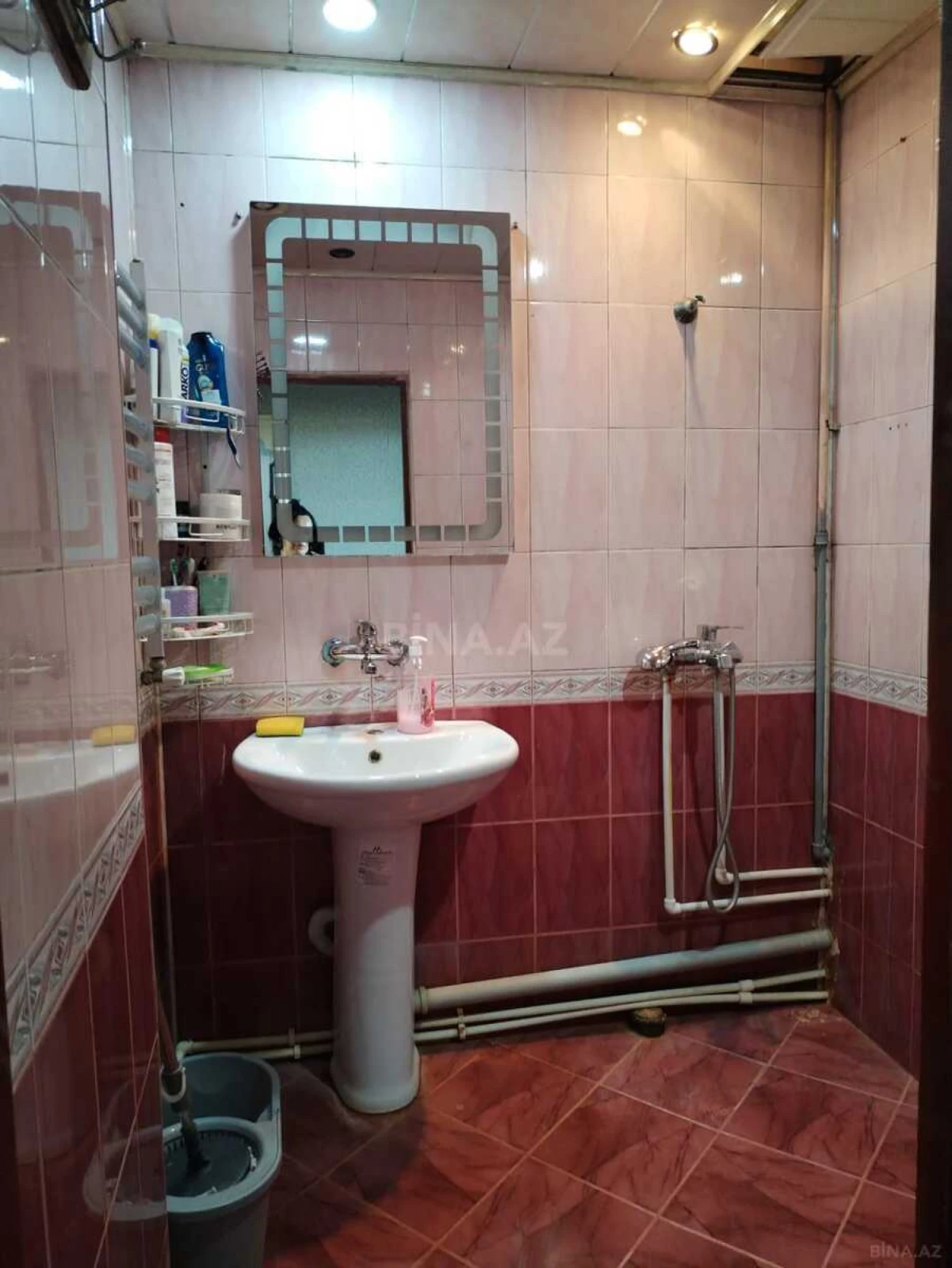 Satılır 4 otaqlı mənzil 100 m²