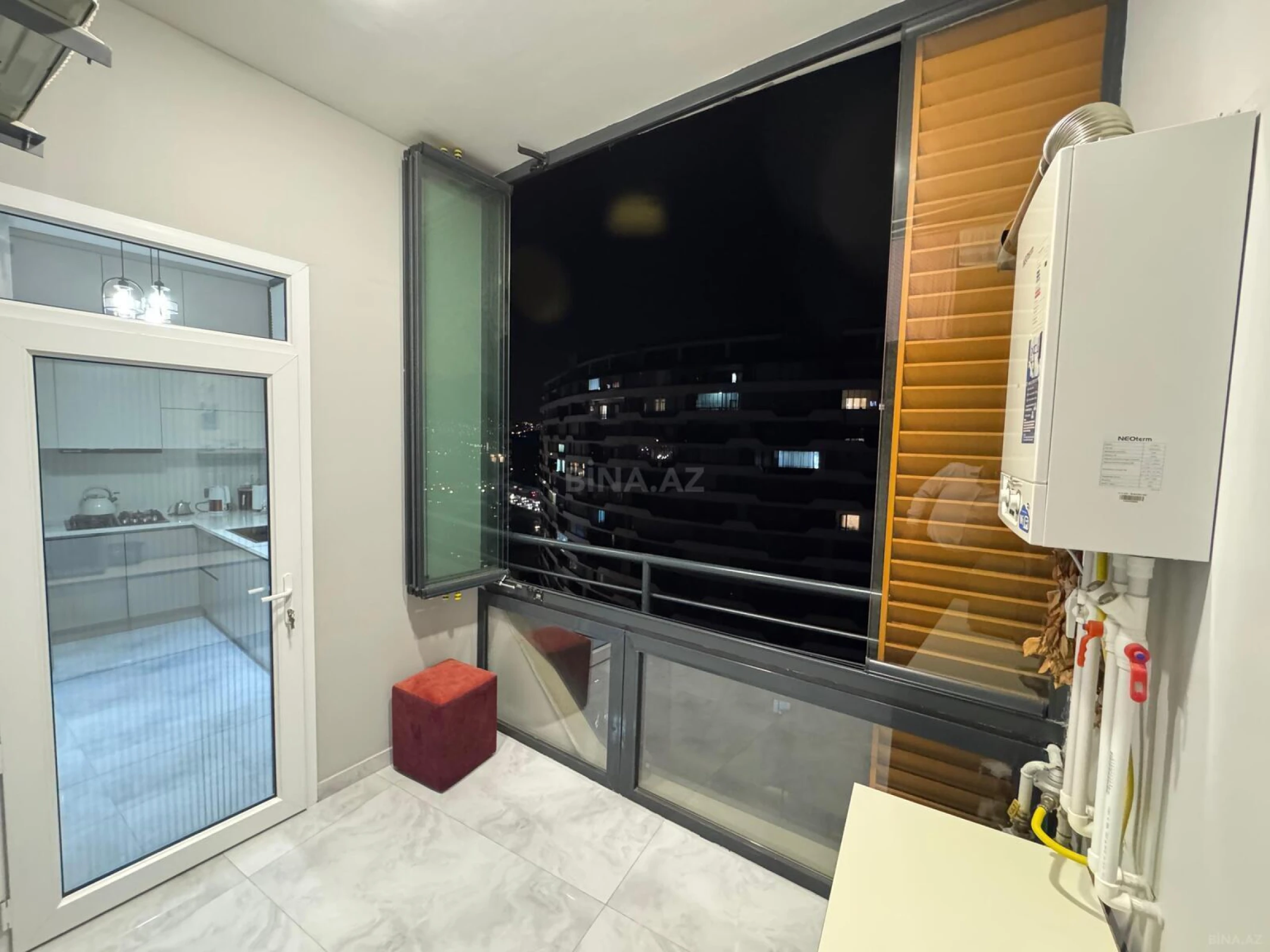 Satılır 2 otaqlı mənzil 90 m²