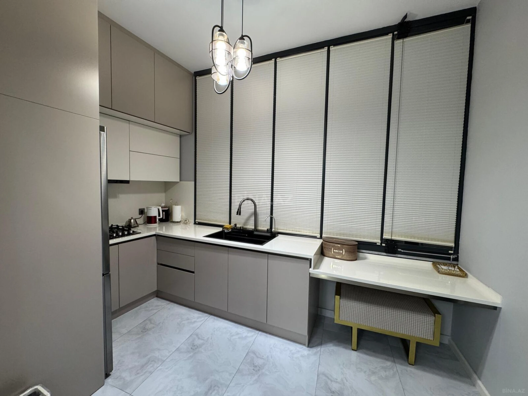 Satılır 2 otaqlı mənzil 90 m²