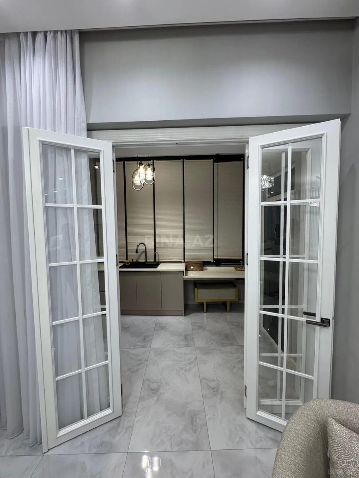 Satılır 2 otaqlı mənzil 90 m²