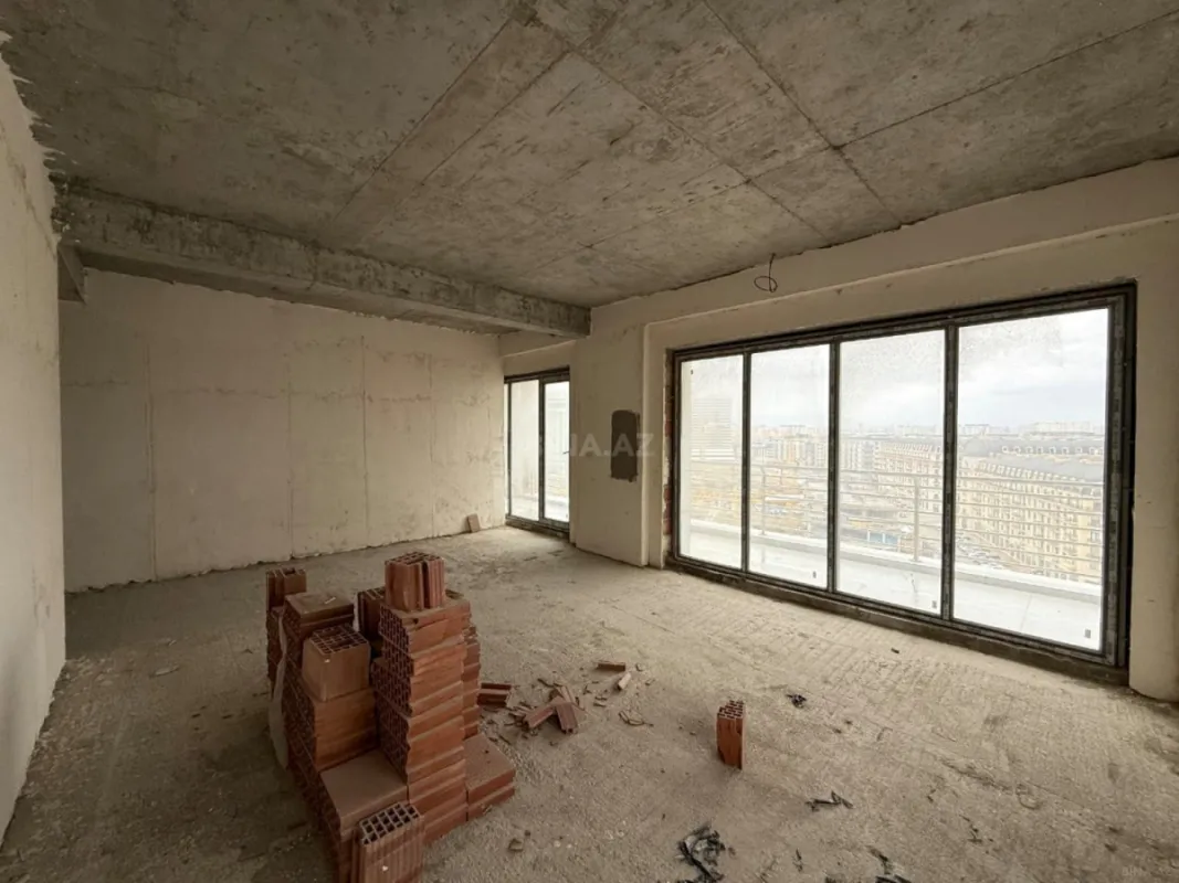 Satılır 3 otaqlı mənzil 163 m²