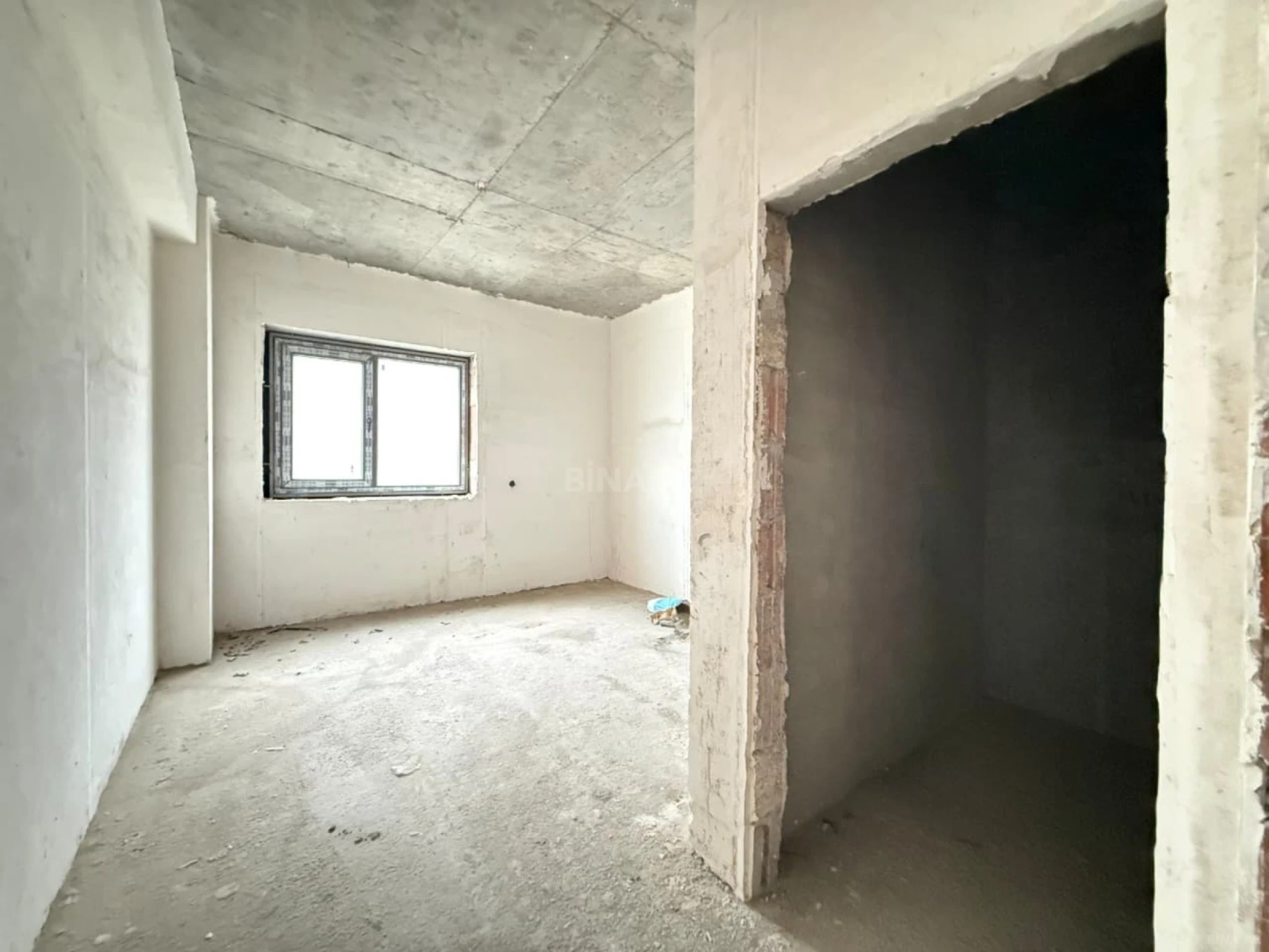 Satılır 3 otaqlı mənzil 163 m²