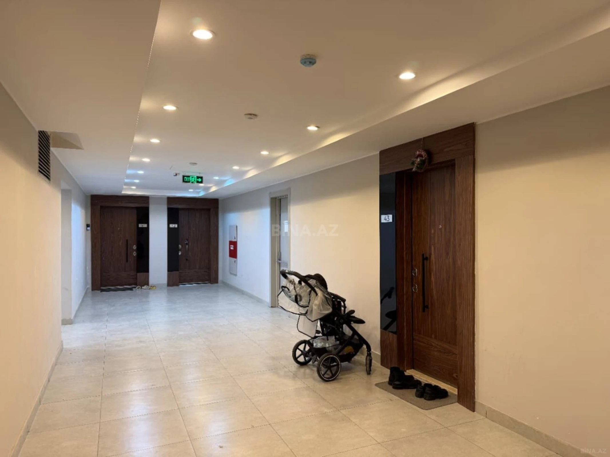 Satılır 3 otaqlı mənzil 163 m²