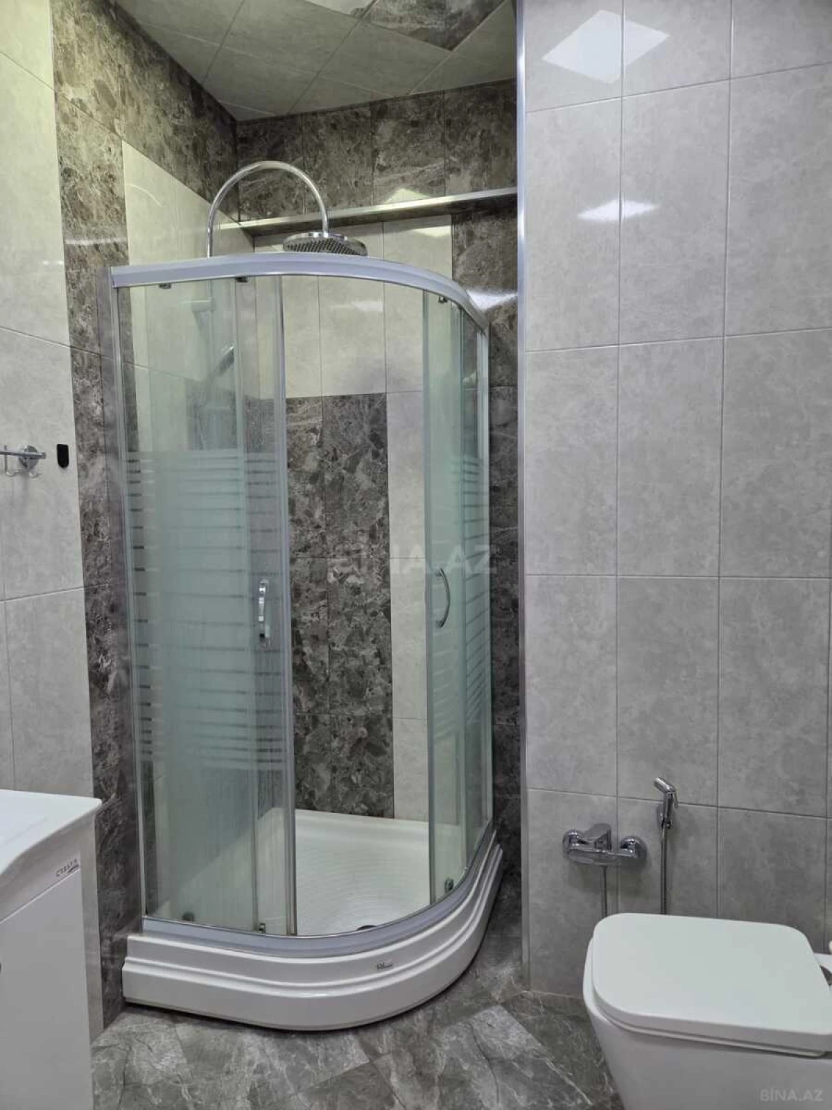 Kirayə verilir 3 otaqlı mənzil 115 m²