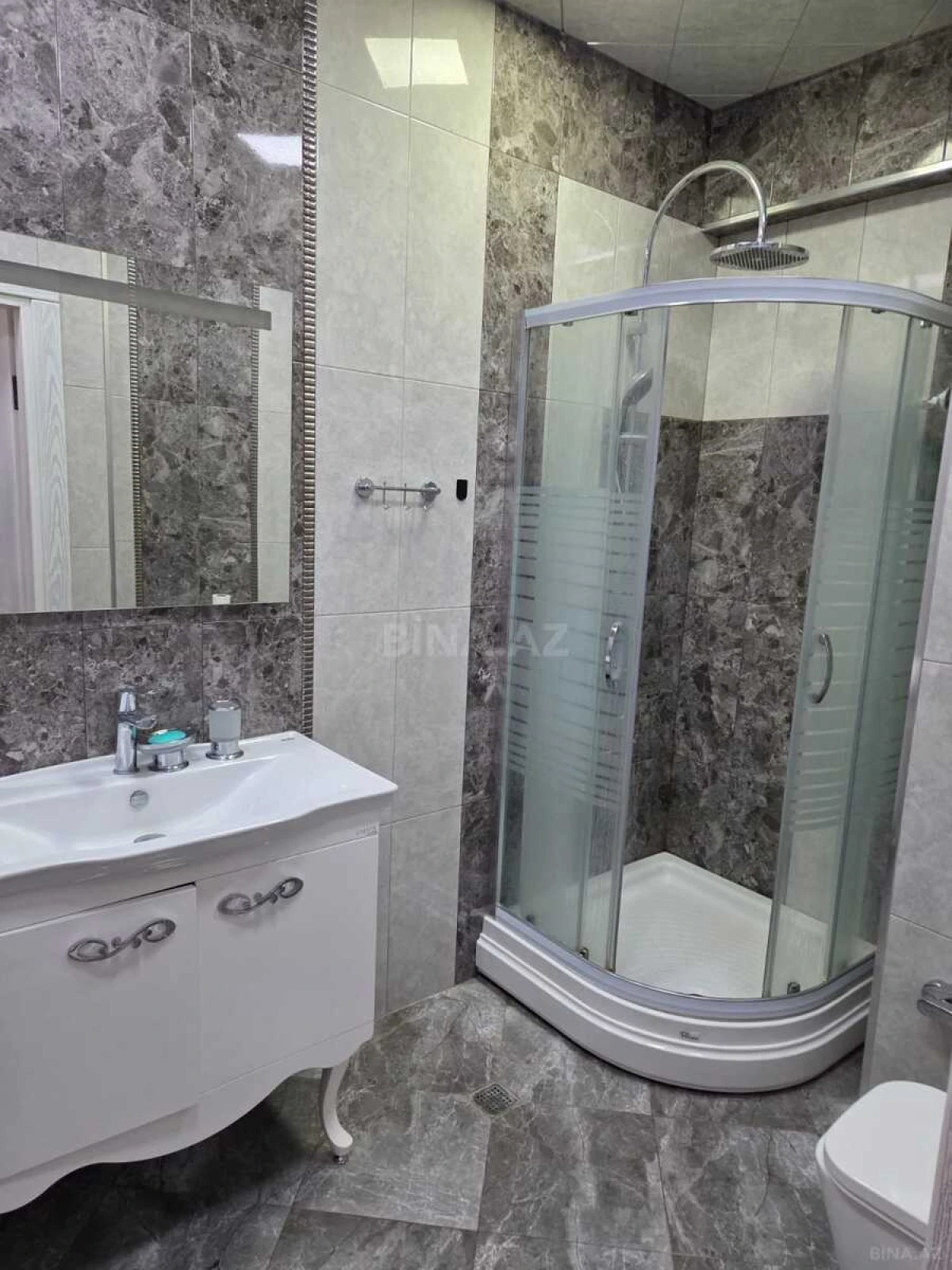 Kirayə verilir 3 otaqlı mənzil 115 m²