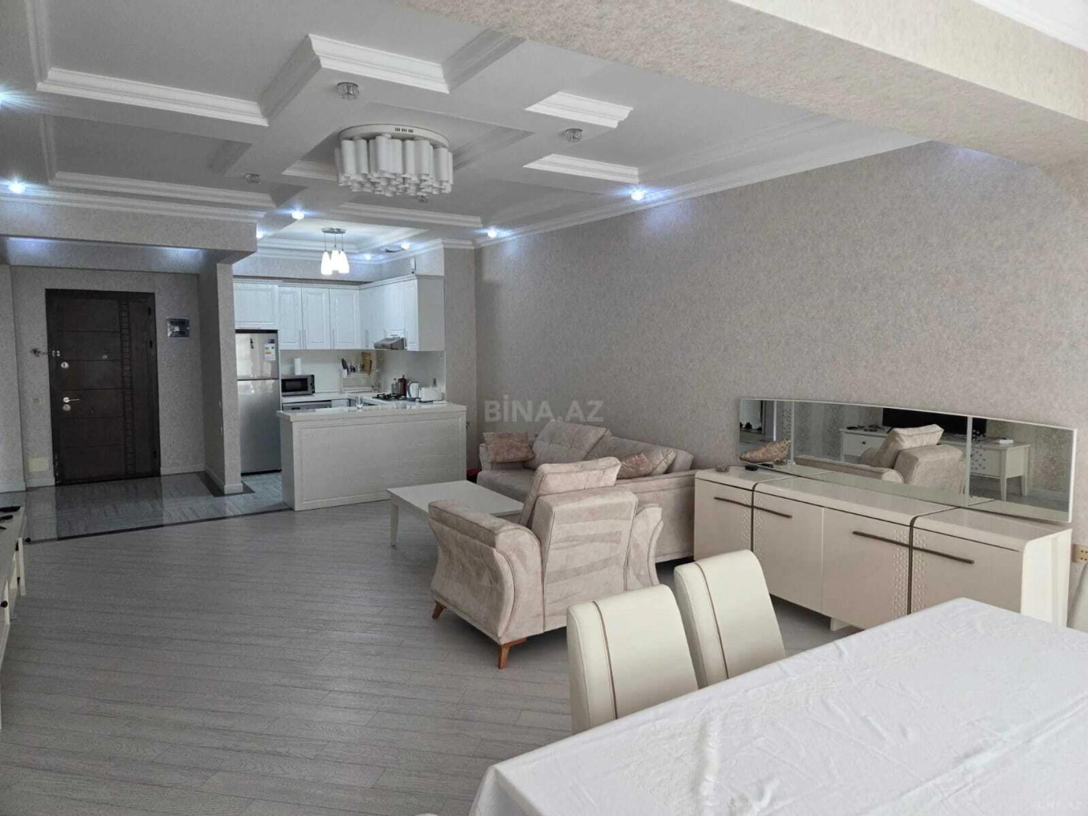 Kirayə verilir 3 otaqlı mənzil 115 m²