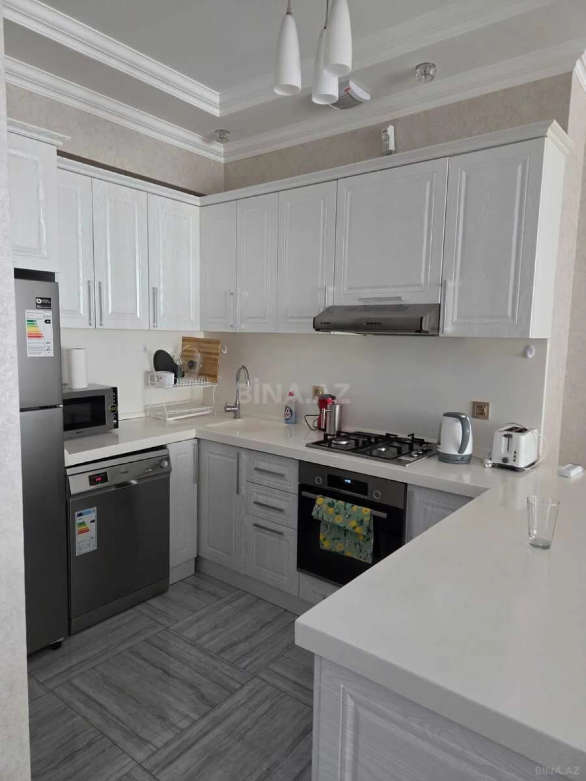 Kirayə verilir 3 otaqlı mənzil 115 m²