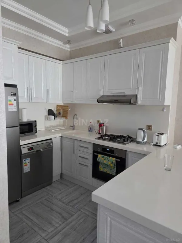 Kirayə verilir 3 otaqlı mənzil 115 m²