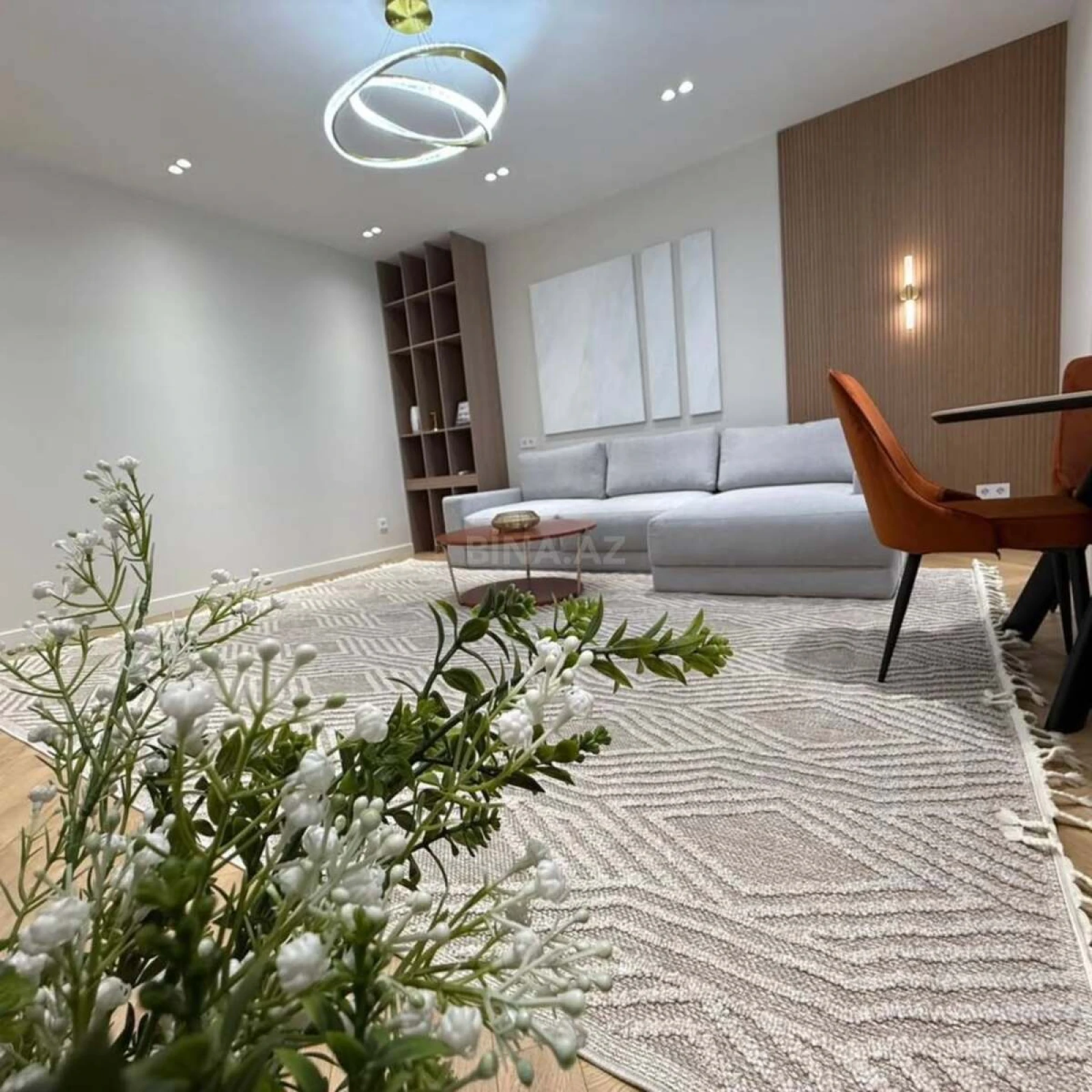 Kirayə verilir 2 otaqlı mənzil 85 m²