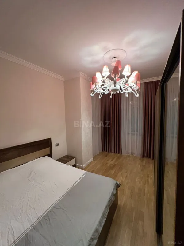 Satılır 4 otaqlı mənzil 175 m²