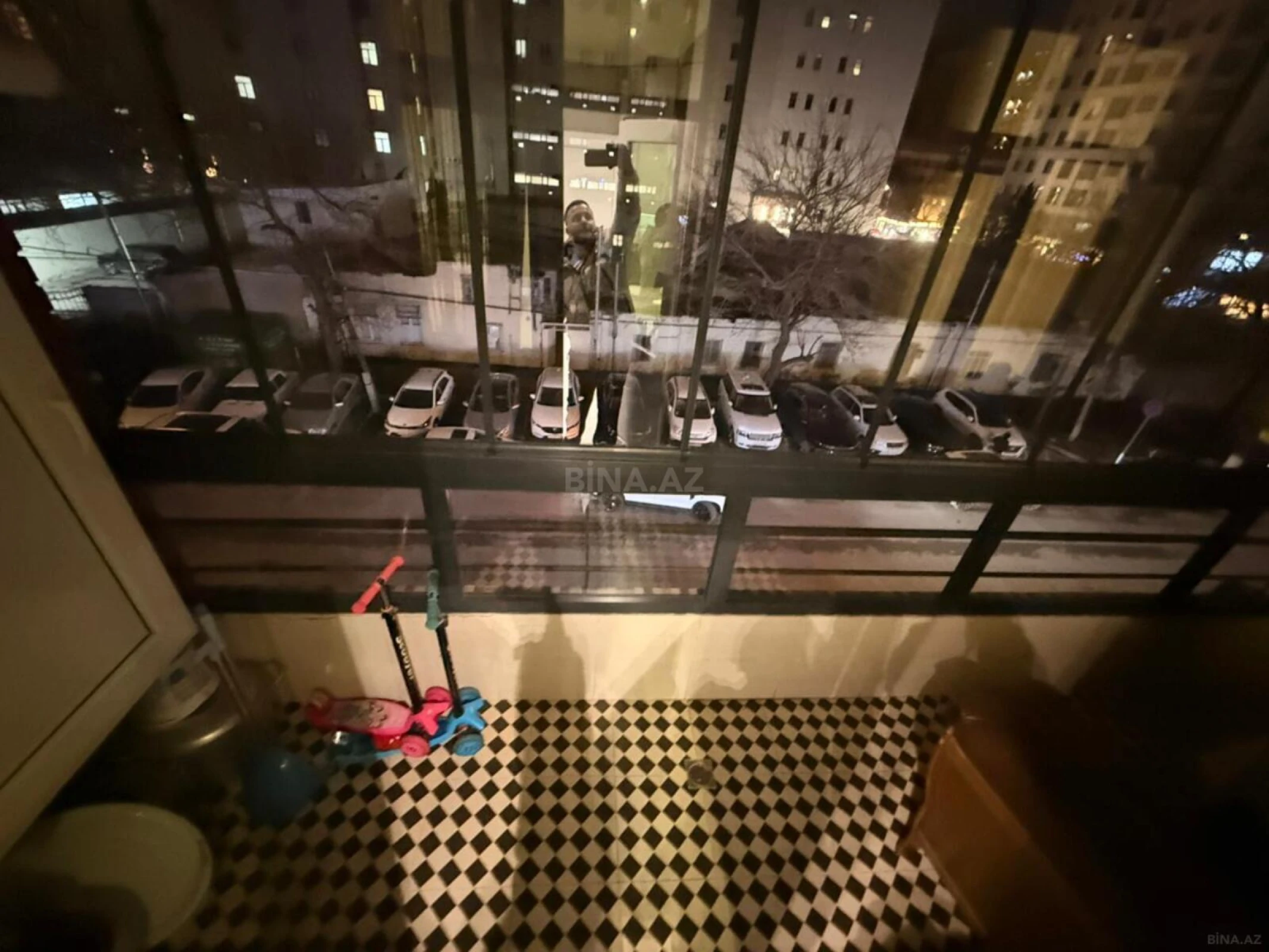 Satılır 4 otaqlı mənzil 175 m²