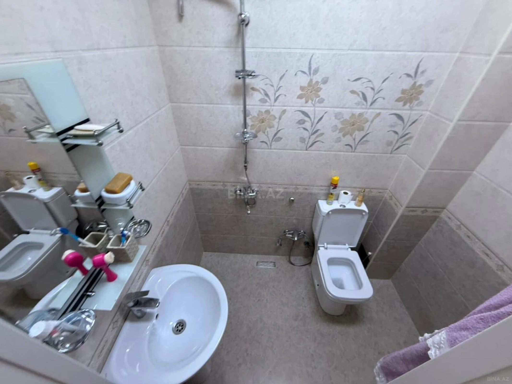 Satılır 4 otaqlı mənzil 175 m²