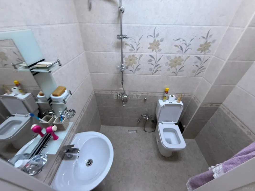 Satılır 4 otaqlı mənzil 175 m²