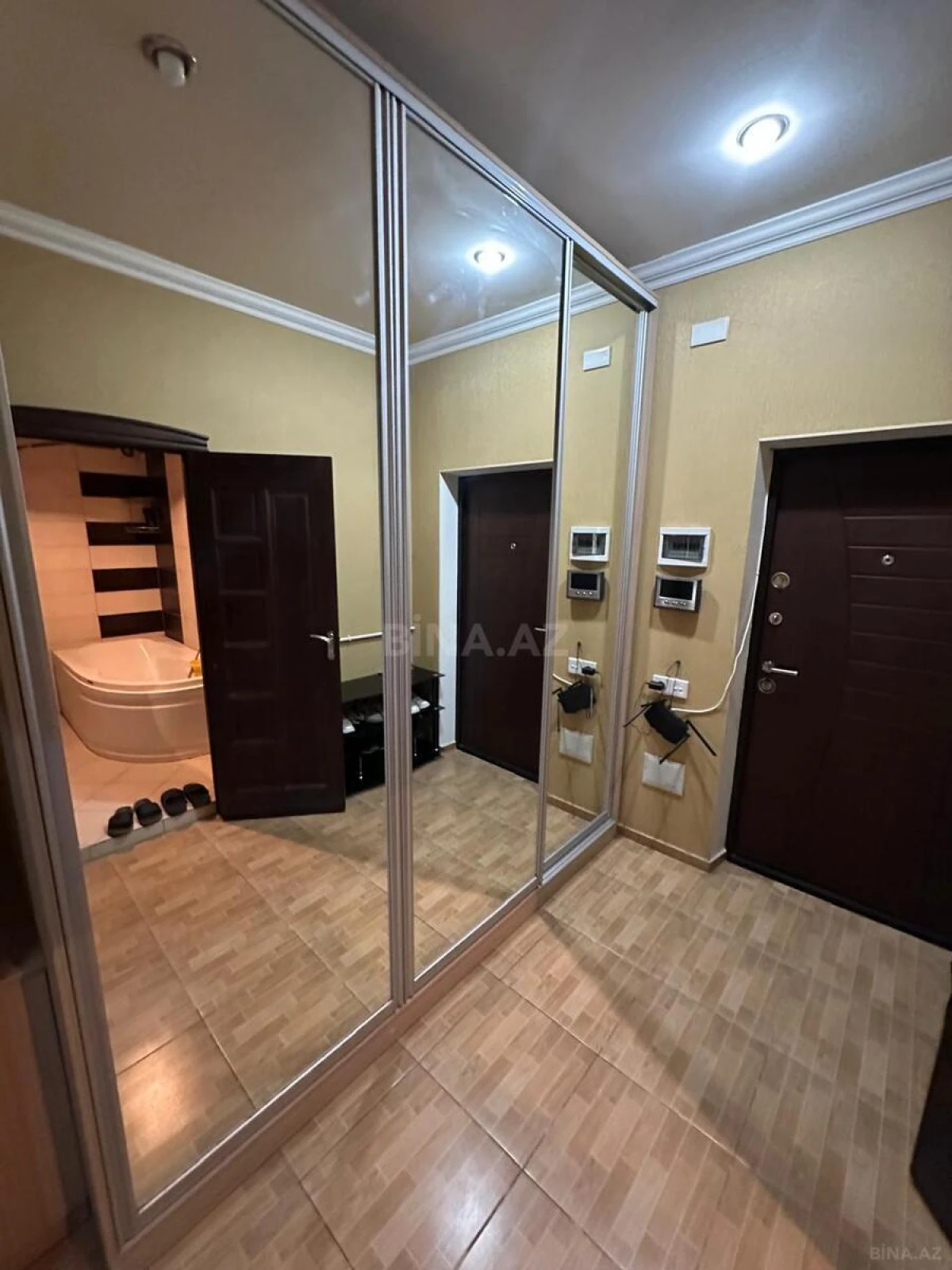 Kirayə verilir 2 otaqlı mənzil 60 m²