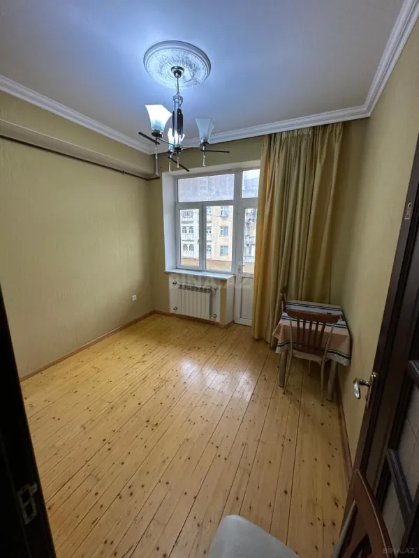 Kirayə verilir 2 otaqlı mənzil 60 m²