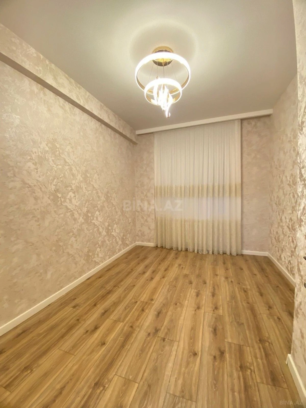 Satılır 3 otaqlı mənzil 88 m²
