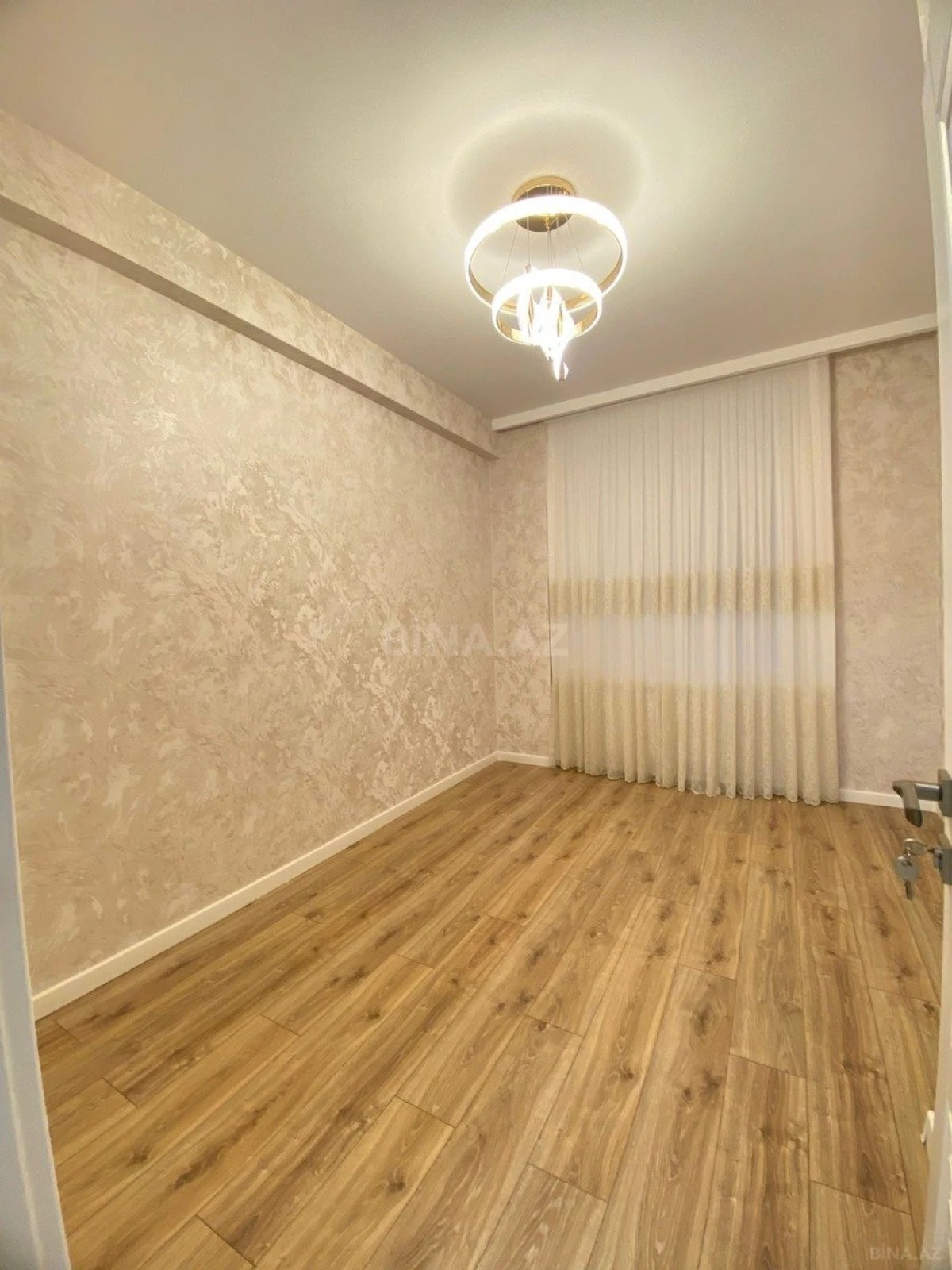 Satılır 3 otaqlı mənzil 88 m²