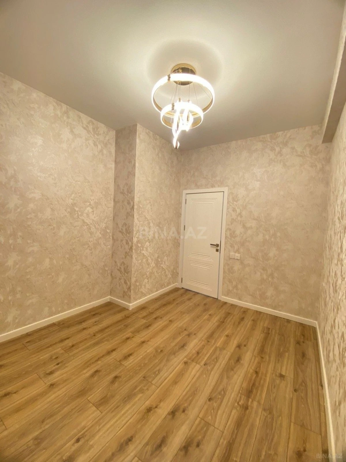 Satılır 3 otaqlı mənzil 88 m²