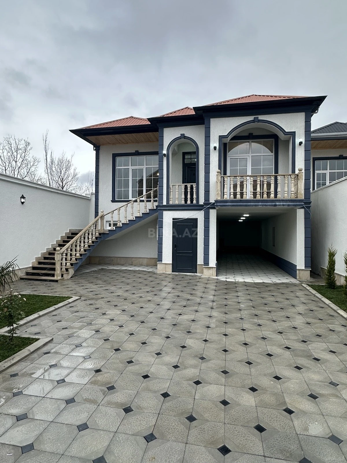 Satılır 5 otaqlı həyət evi 210 m²