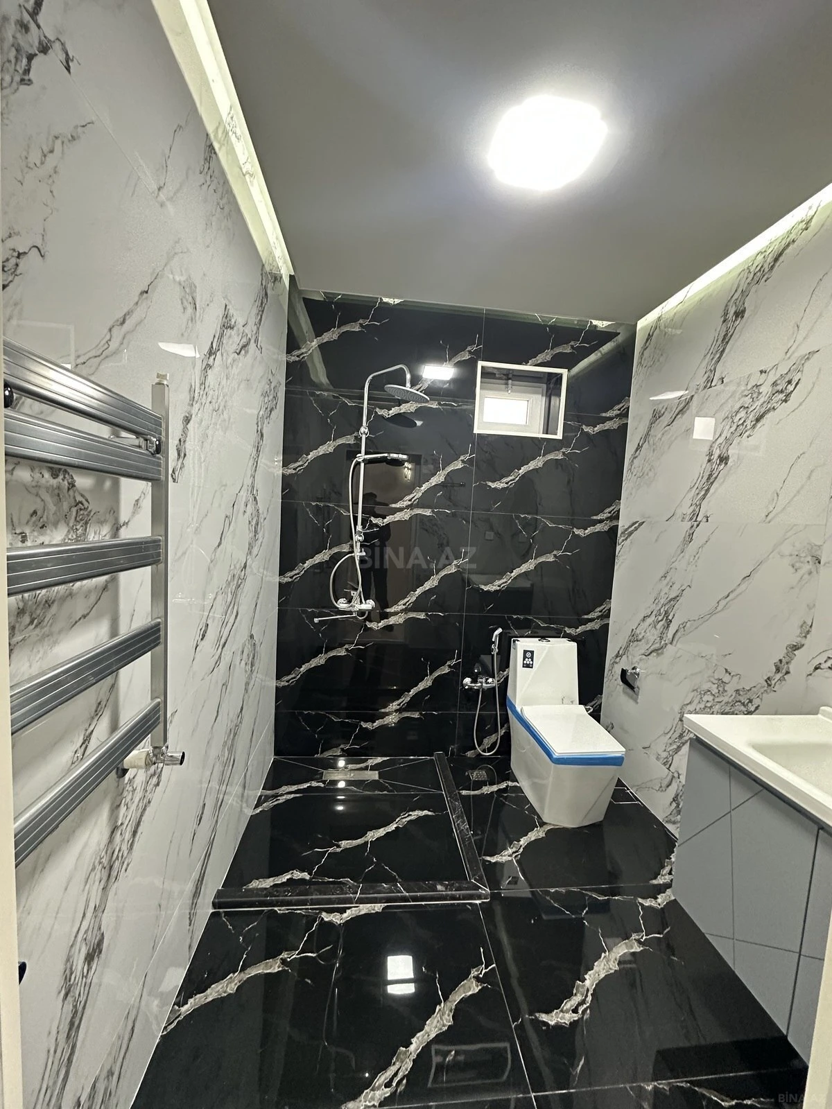 Satılır 5 otaqlı həyət evi 210 m²