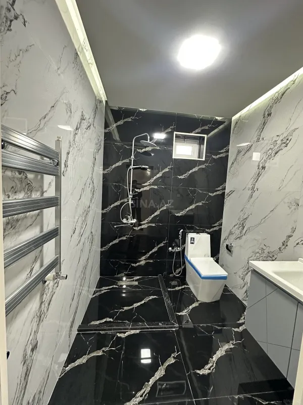 Satılır 5 otaqlı həyət evi 210 m²