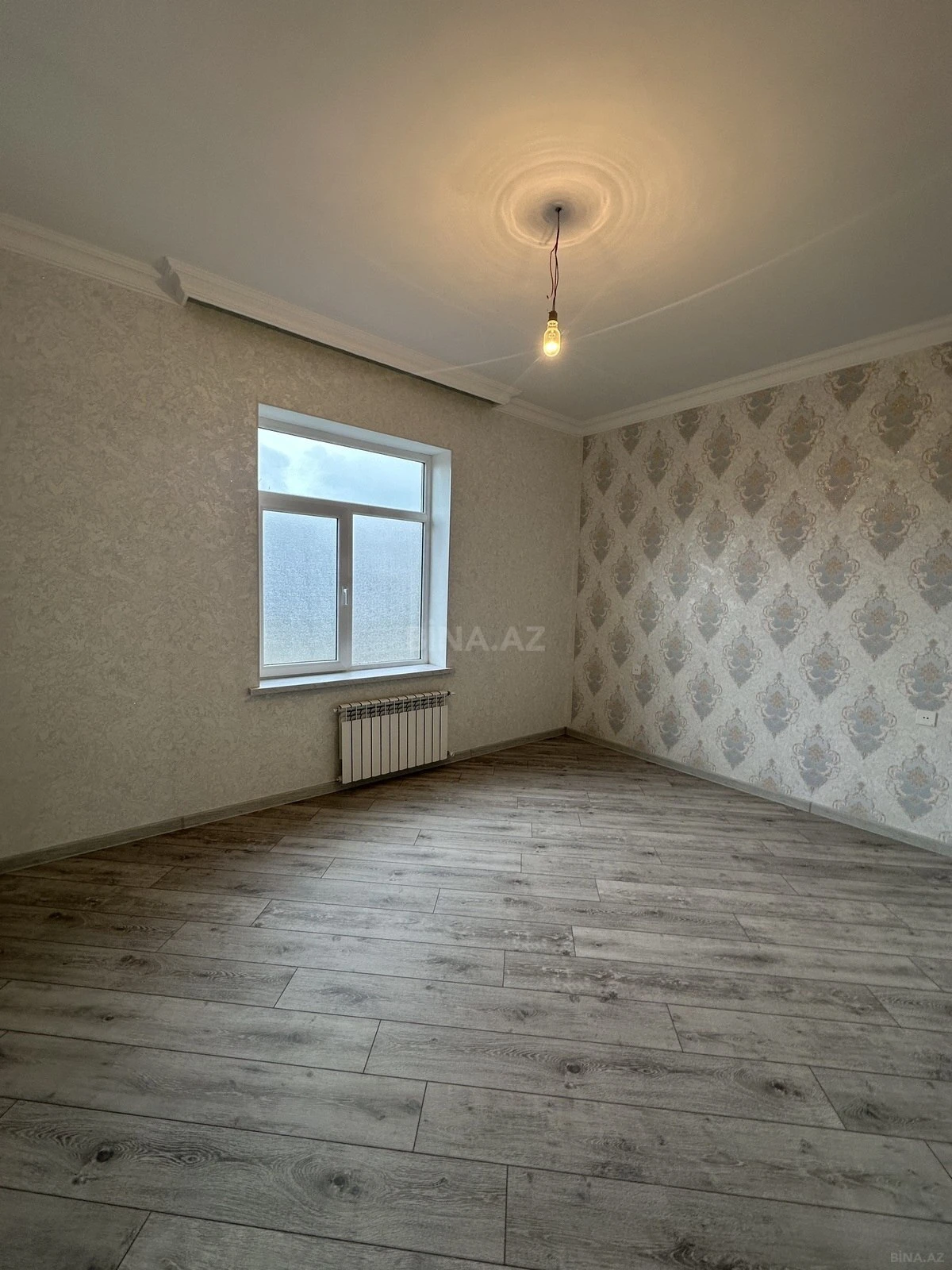 Satılır 5 otaqlı həyət evi 210 m²