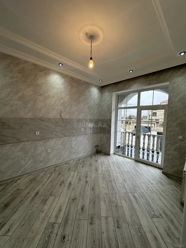Satılır 5 otaqlı həyət evi 210 m²