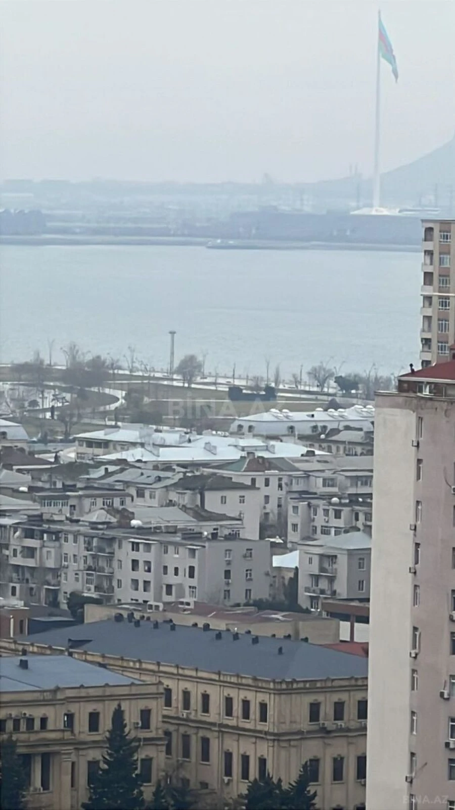 Satılır 2 otaqlı mənzil 67 m²